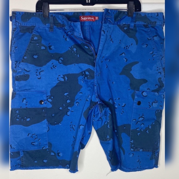 SUPREME ARMY FATIGUE PRINT SHORTS - Picture 1 of 1
